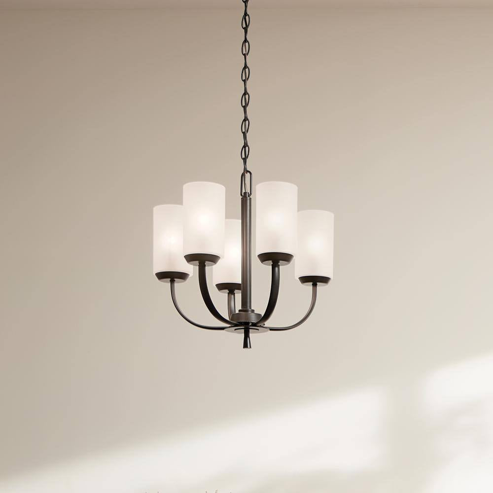 Kennewick 18.5 In. 5-Light Black Traditional Shaded Circle Chandelier for Dining Room